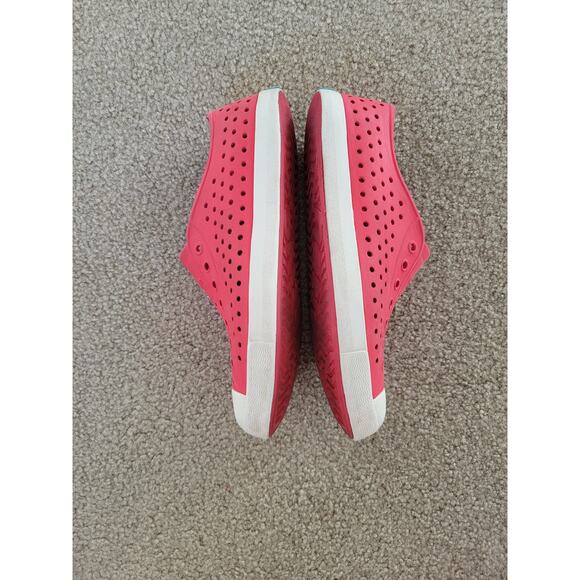 Native Jefferson Red Rubber Slip-On Outdoor Water School Sneaker Shoes Size 4 - Picture 4 of 6